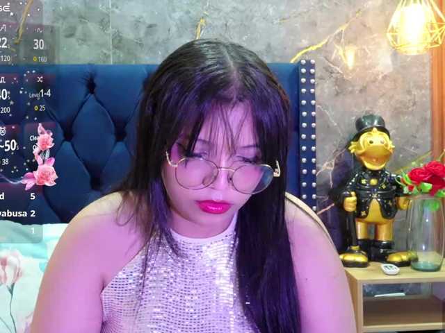 innocenthazel live cam on BongaCams
