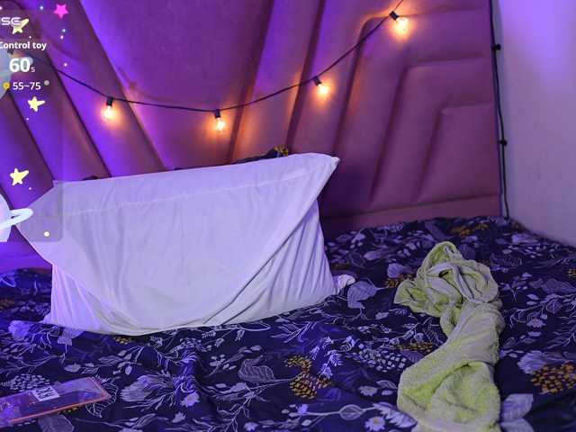 innocenthazel live cam preview
