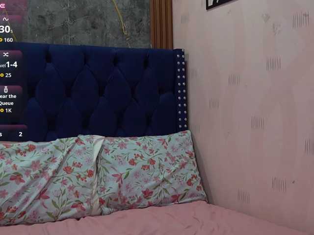 innocenthazel live cam on BongaCams