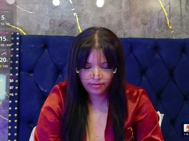 innocenthazel live webcam show