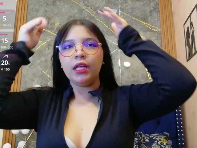 innocenthazel live cam on BongaCams