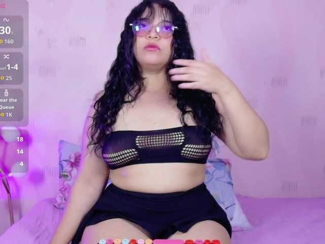 innocenthazel live cam on BongaCams