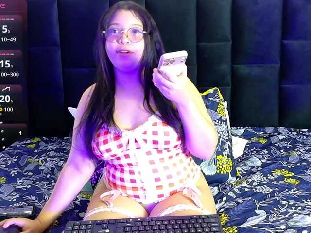 innocenthazel live cam on BongaCams