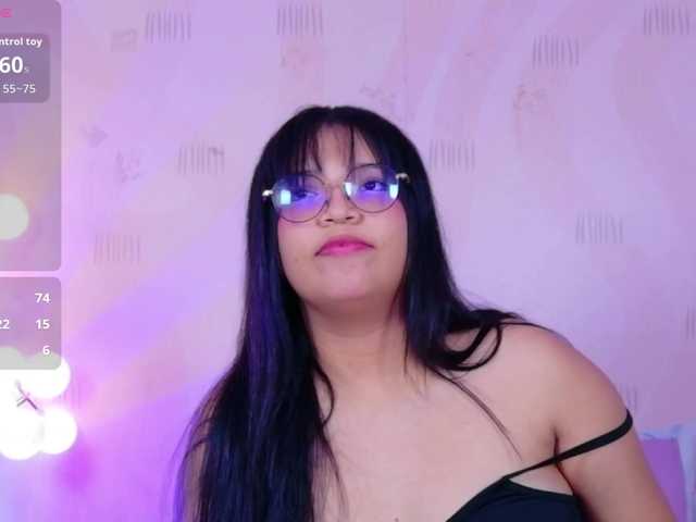 innocenthazel live cam on BongaCams