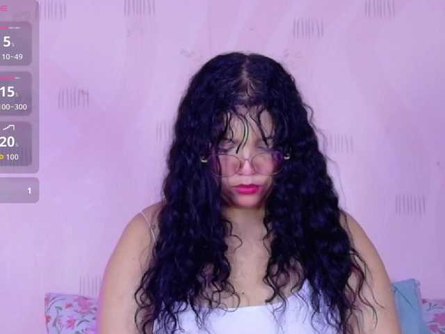 innocenthazel live cam on BongaCams