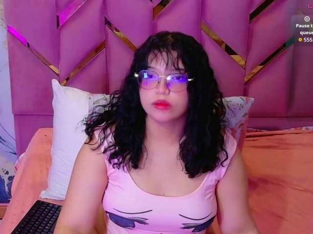 innocenthazel live cam on BongaCams