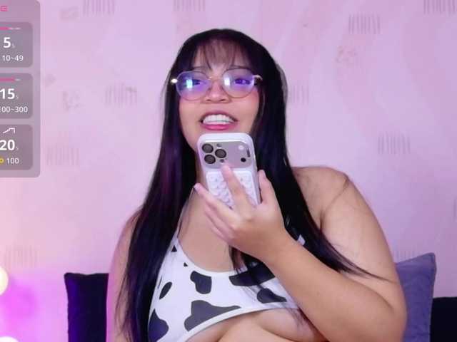 innocenthazel live cam on BongaCams