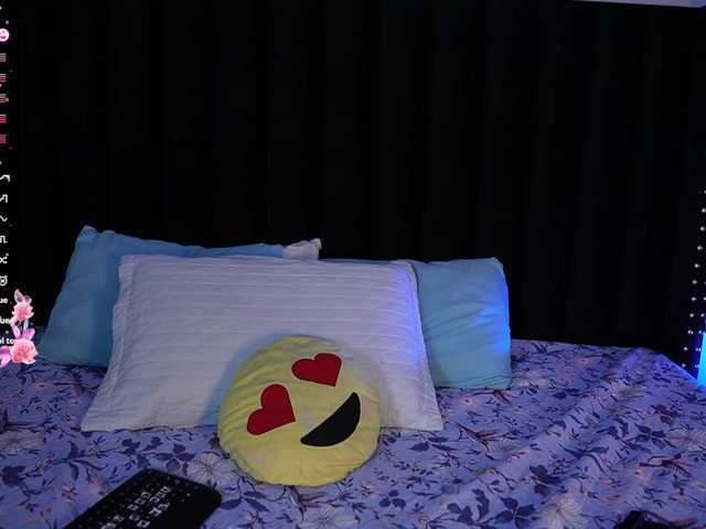 innocenthazel live cam on BongaCams