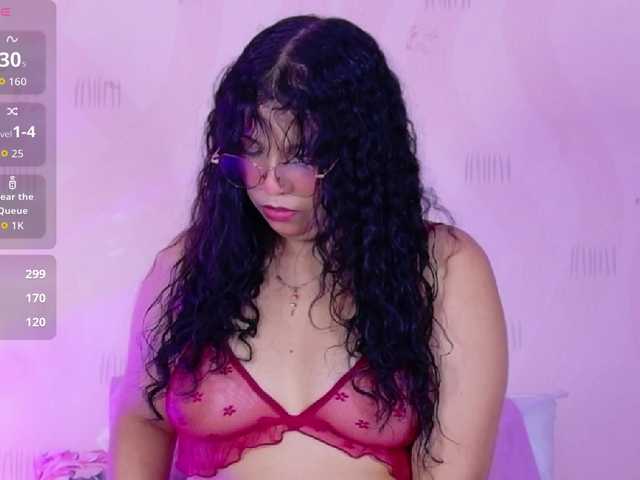 innocenthazel live cam on BongaCams