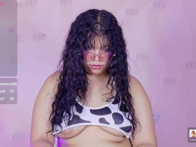 innocenthazel live cam on BongaCams