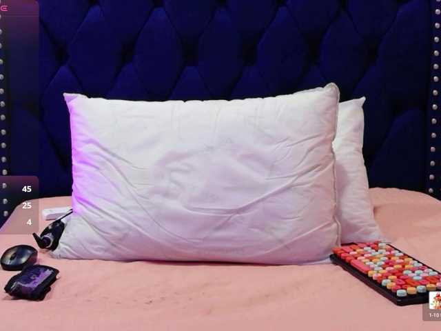 innocenthazel live cam on BongaCams