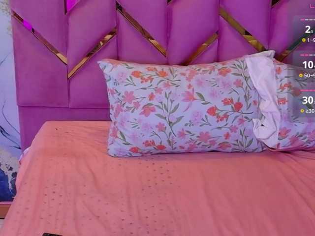 innocenthazel live cam on BongaCams