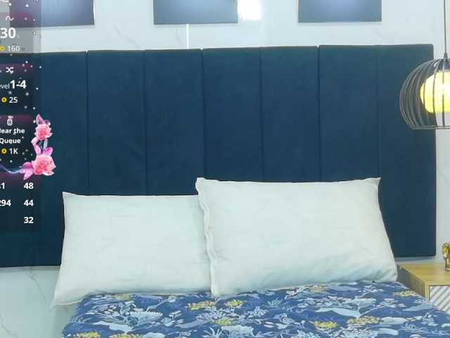 innocenthazel live cam on BongaCams
