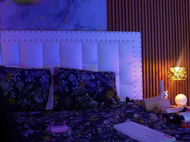 innocenthazel live cam on BongaCams