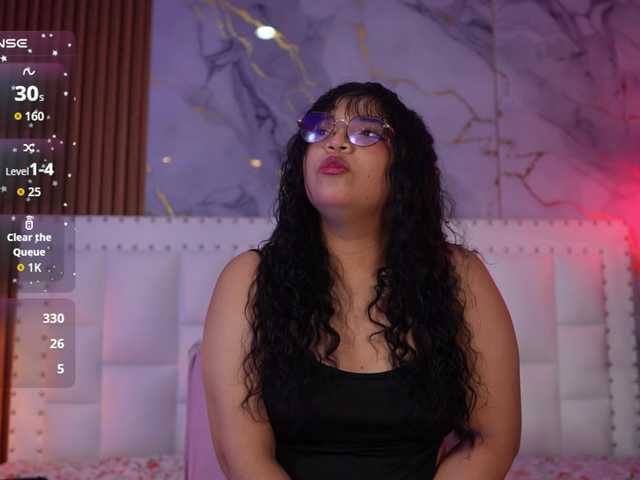 innocenthazel live cam on BongaCams