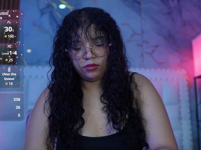innocenthazel live cam on BongaCams