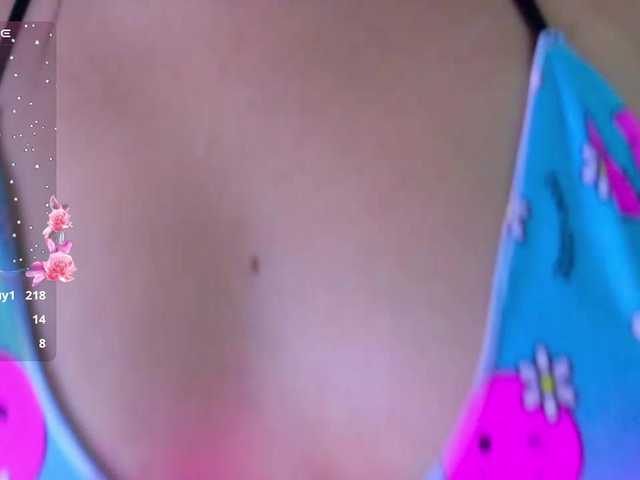 innocenthazel live cam on BongaCams