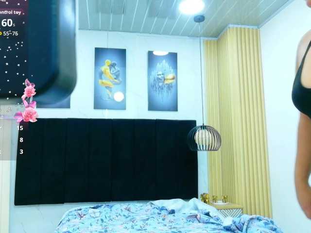 innocenthazel live cam on BongaCams