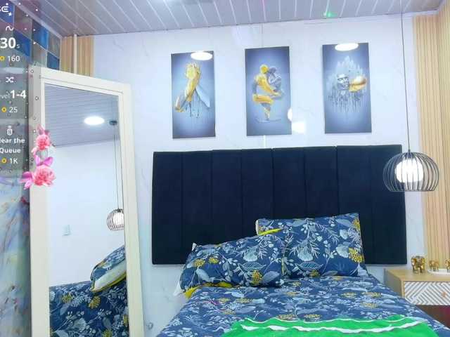 innocenthazel live cam on BongaCams
