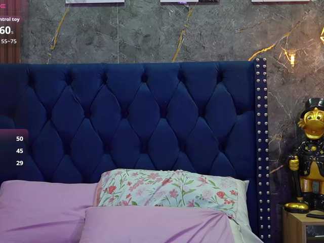 innocenthazel live cam on BongaCams