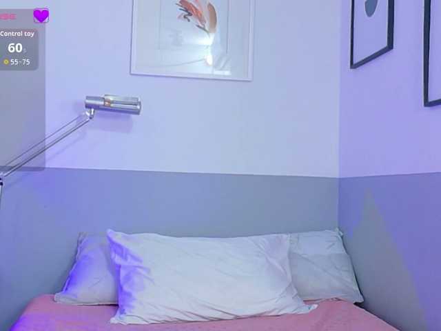innocenthazel live cam on BongaCams