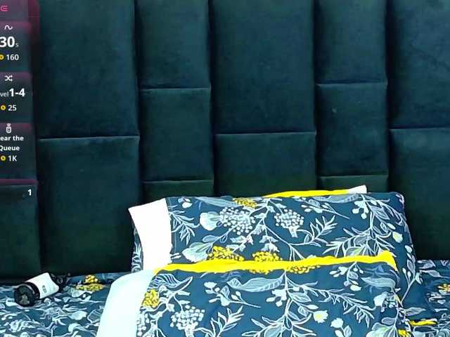 innocenthazel live cam on BongaCams