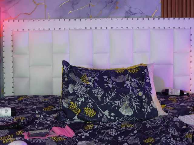 innocenthazel live cam on BongaCams