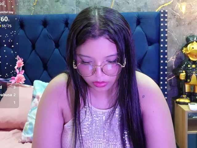 innocenthazel live cam on BongaCams