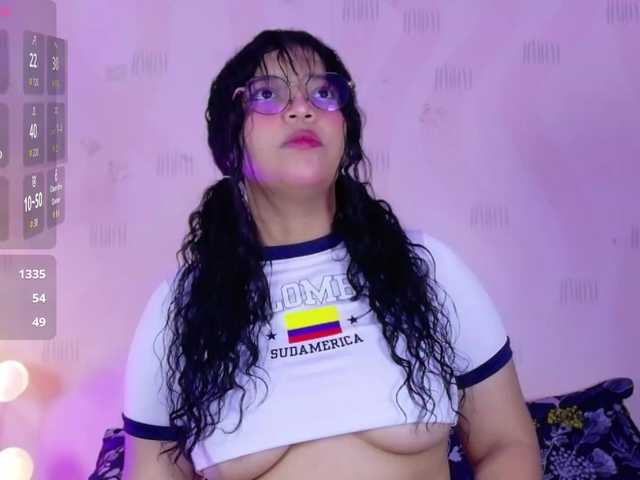 innocenthazel live cam on BongaCams