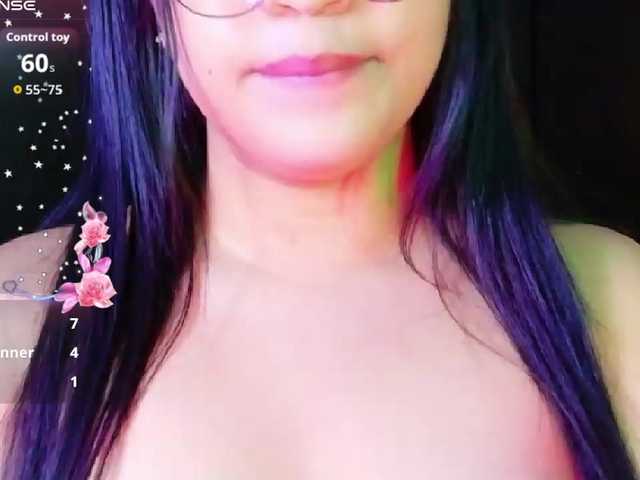 innocenthazel live cam on BongaCams