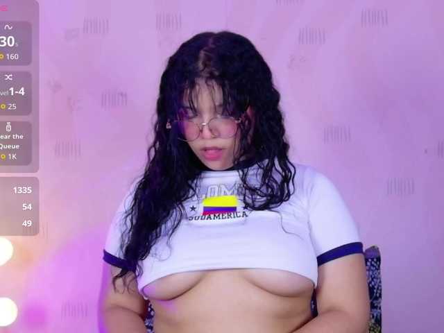 innocenthazel live cam on BongaCams