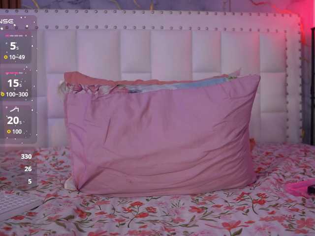 innocenthazel live cam on BongaCams