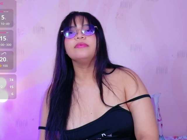 innocenthazel live cam on BongaCams