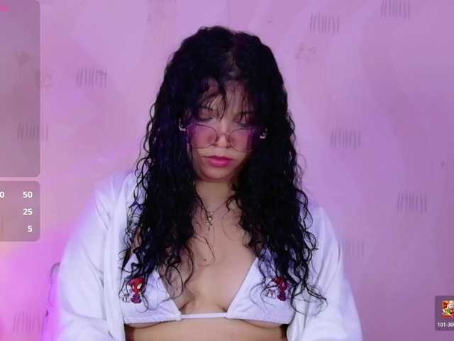 innocenthazel live cam on BongaCams