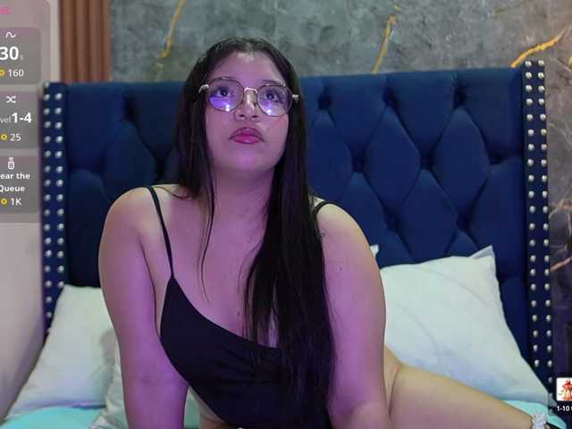 innocenthazel live cam on BongaCams