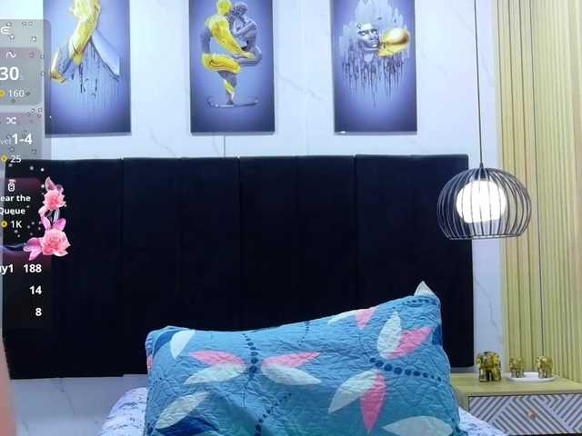 innocenthazel live cam on BongaCams