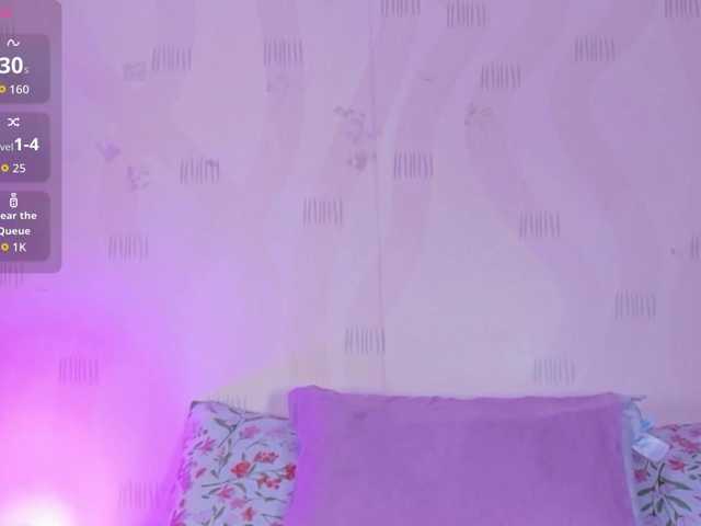 innocenthazel live cam on BongaCams