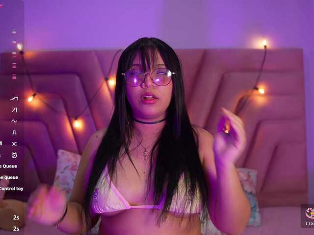 innocenthazel live cam on BongaCams
