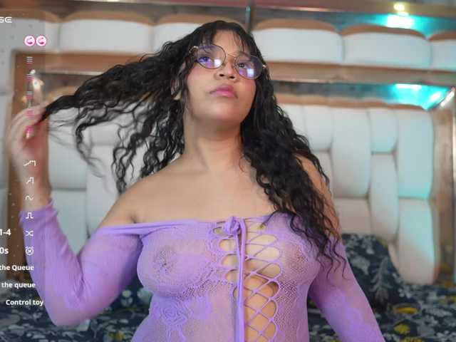 innocenthazel live cam on BongaCams