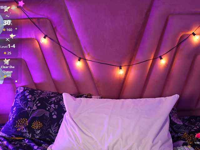 innocenthazel live cam on BongaCams