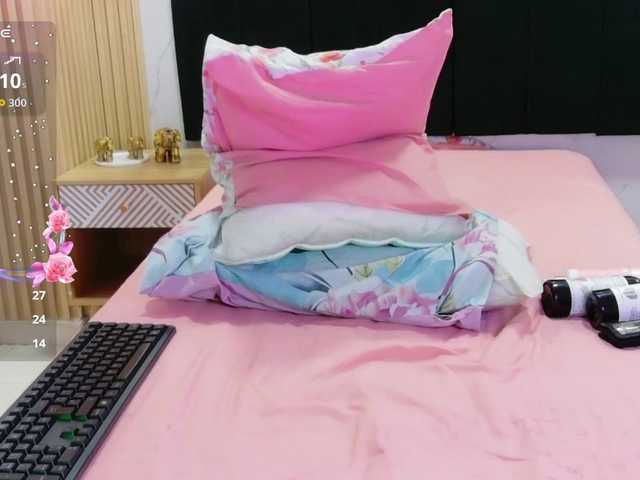 innocenthazel live cam on BongaCams