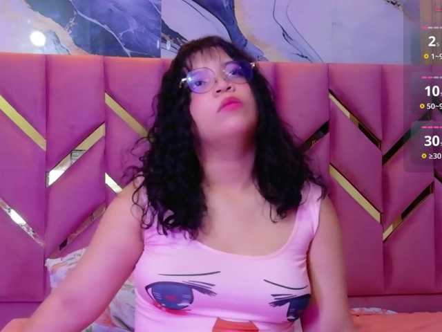innocenthazel live cam on BongaCams