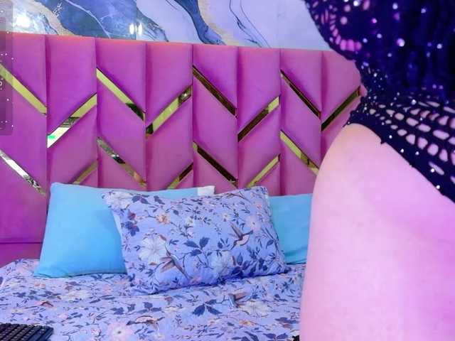 innocenthazel live cam on BongaCams