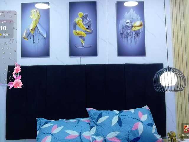 innocenthazel live cam on BongaCams