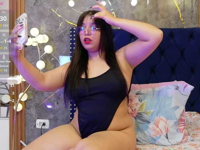 innocenthazel live cam on BongaCams