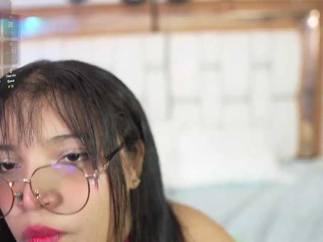 innocenthazel live cam on BongaCams