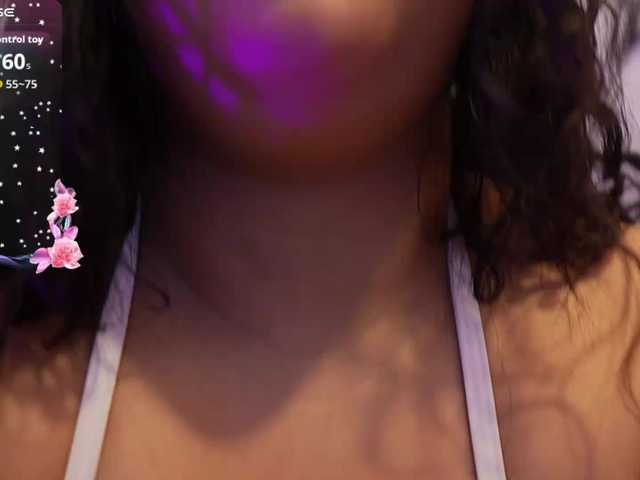 innocenthazel live cam on BongaCams