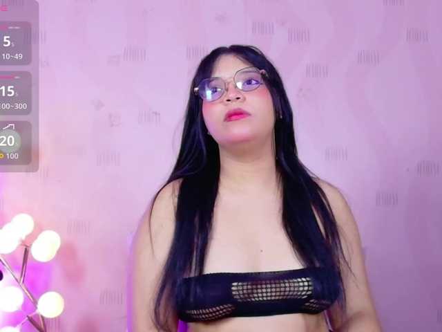 innocenthazel live cam on BongaCams