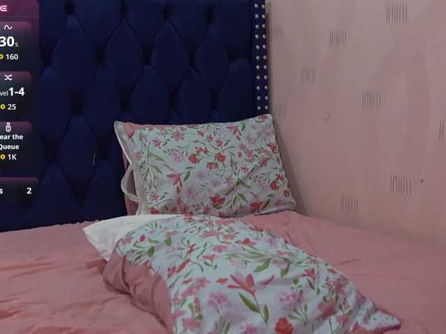 innocenthazel live cam on BongaCams