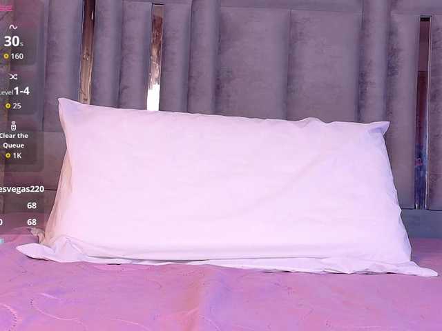 innocenthazel live cam on BongaCams